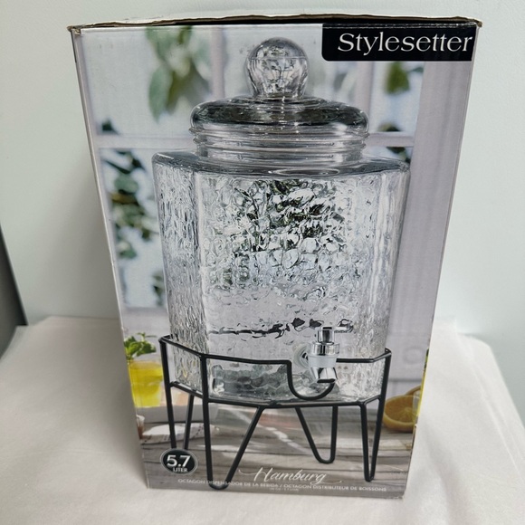 Hamburg Octagonal Glass Beverage
Dispenser With Black Metal Stand 1.5 Gallon New - Picture 2 of 4